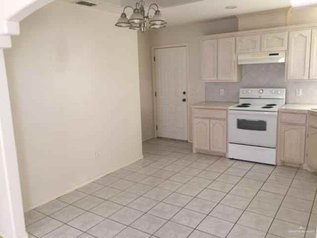 2303 Moonlight Ln - Photo 4 of 11