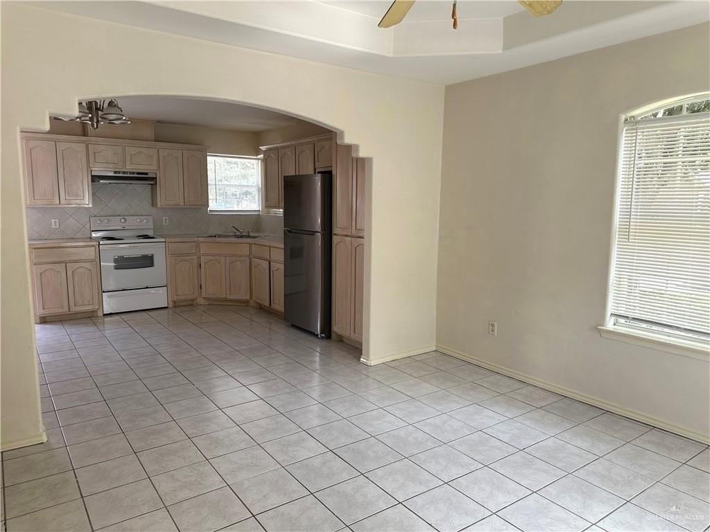 2303 Moonlight Ln - Photo 5 of 11