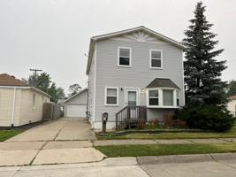 featured image of 28033 Rosemont St