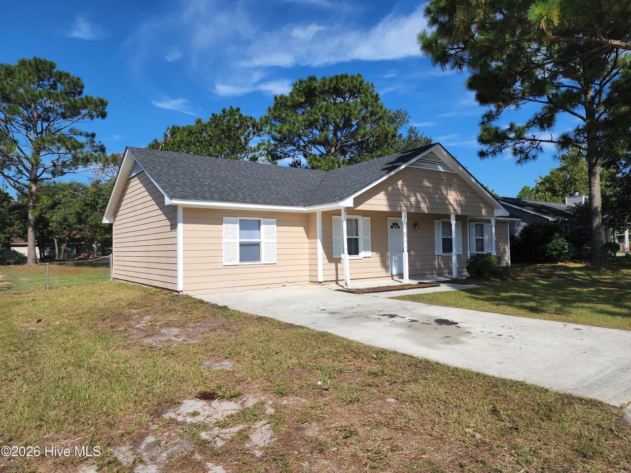 602 Sand Ridge Rd - Photo 3 of 26