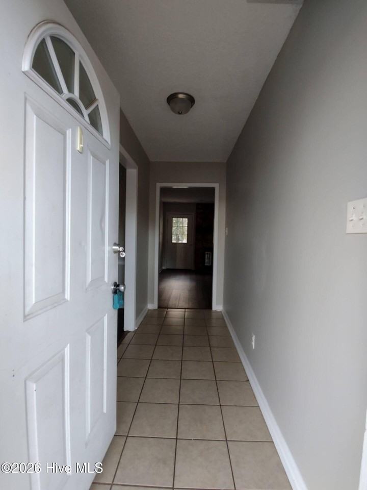 602 Sand Ridge Rd - Photo 4 of 26
