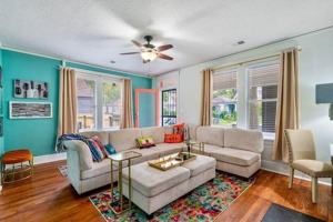 featured image of 2036 Linden Ave #2038