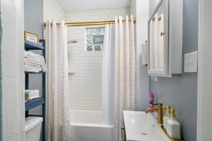 2036 Linden Ave #2038 - Photo 3 of 17