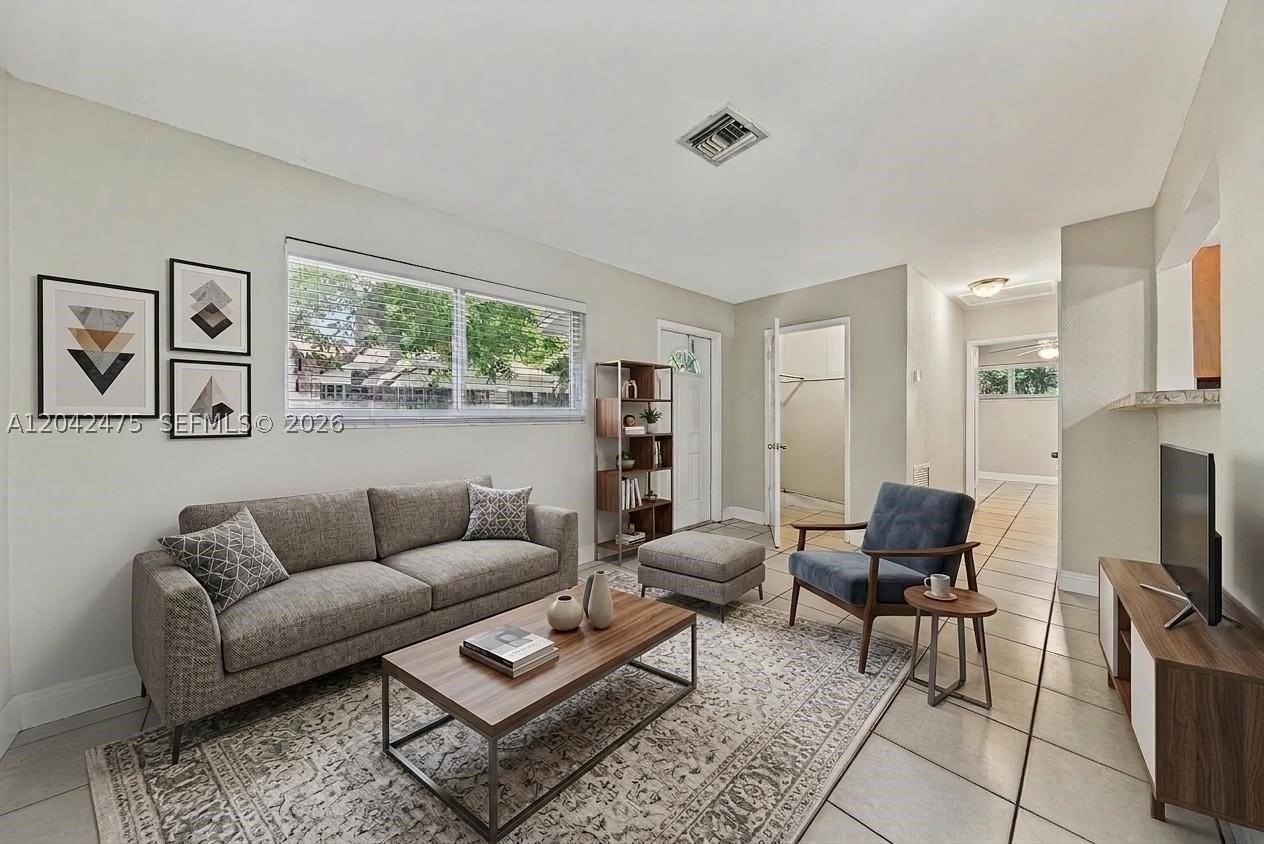 606 Sw 16th St - Photo 6 of 13