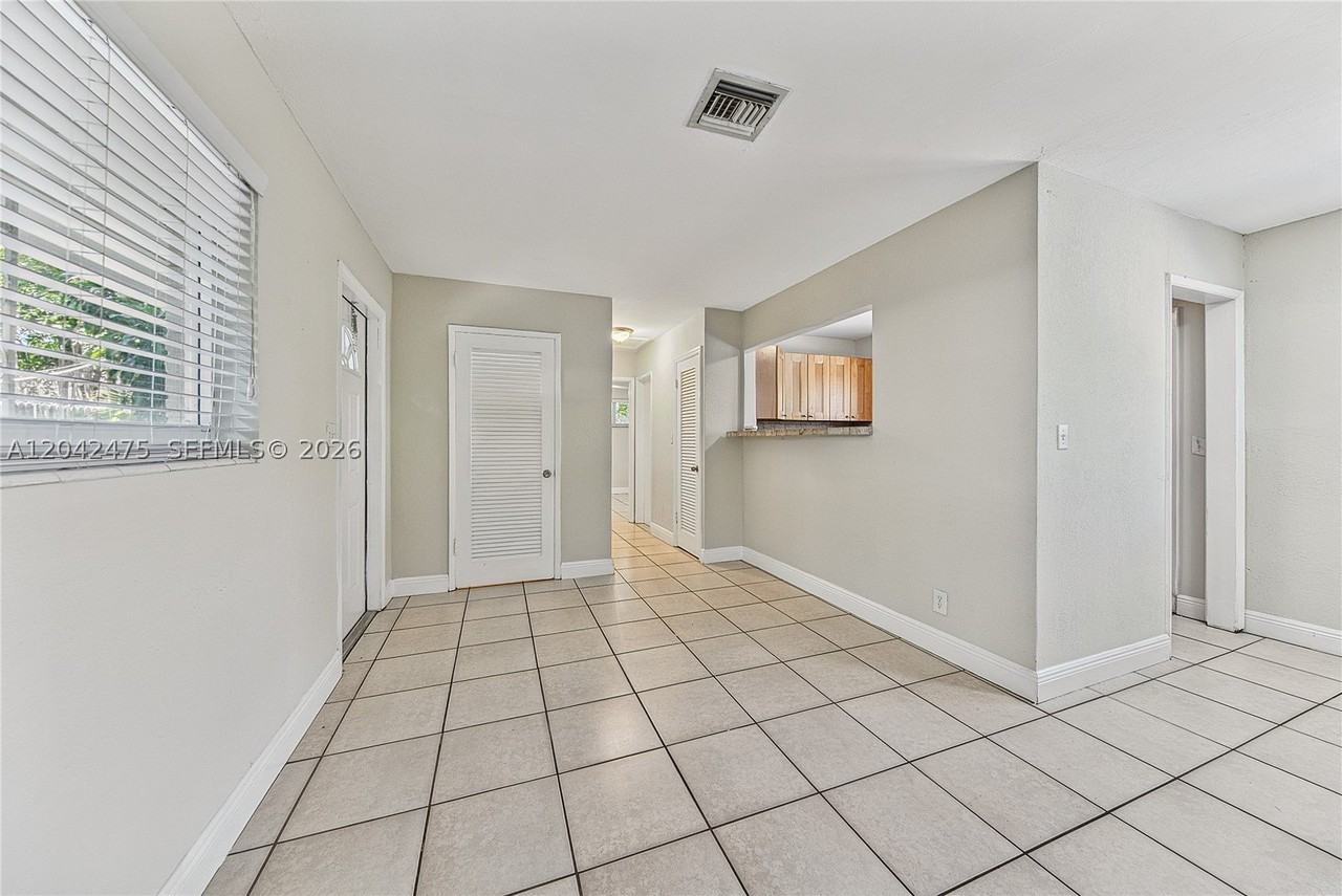 606 Sw 16th St - Photo 7 of 13