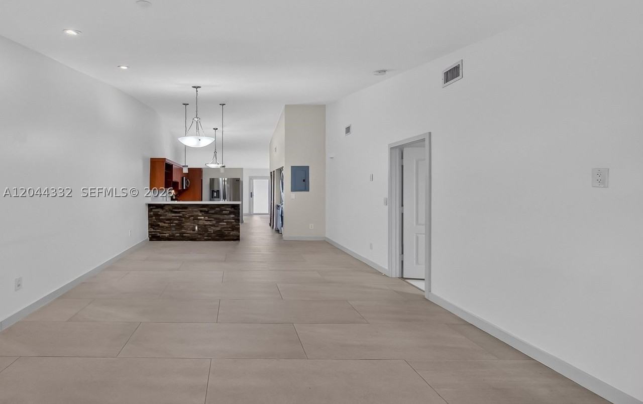 2141 W 53rd St #1 - Photo 4 of 30