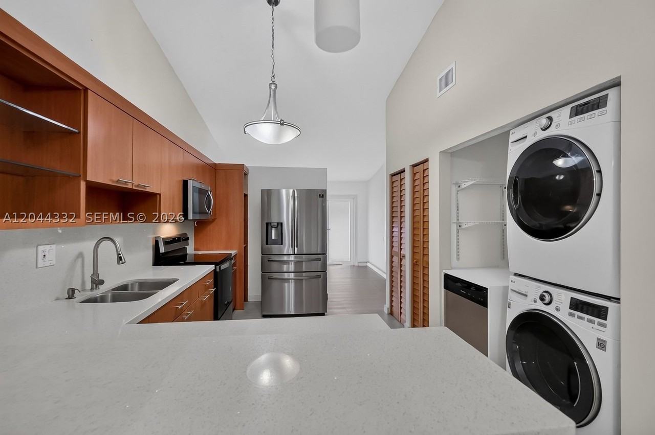2141 W 53rd St #1 - Photo 5 of 30