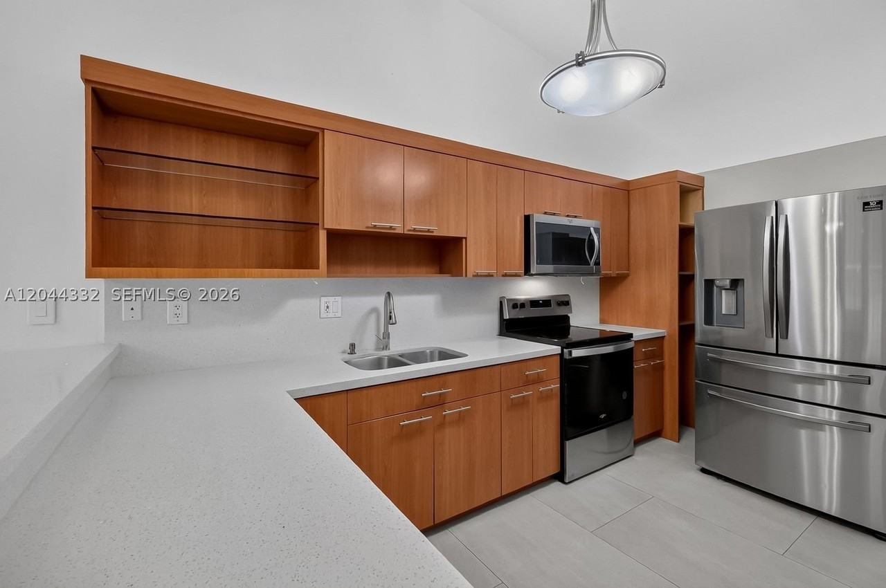 2141 W 53rd St #1 - Photo 6 of 30