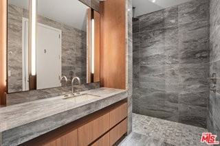211 W Elm Ct #3C - Photo 6 of 8