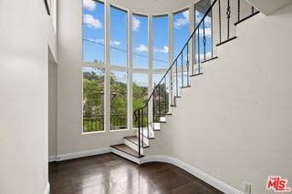 1759 N Beverly Dr - Photo 2 of 8