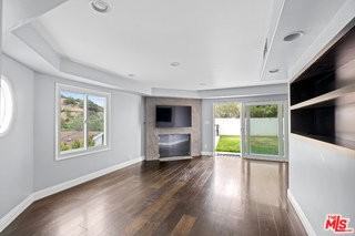 1759 N Beverly Dr - Photo 3 of 8