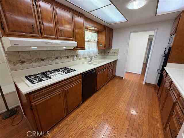 2680 N Canal St - Photo 4 of 8