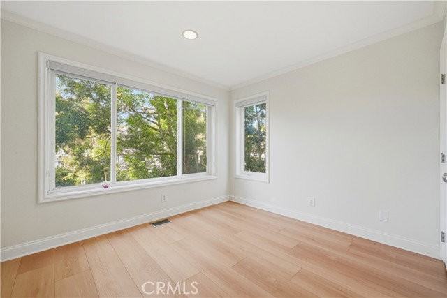 315 Goldenrod Ave #1-2 - Photo 7 of 8