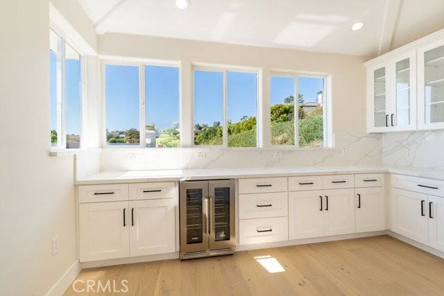 2850 Zell Dr - Photo 5 of 8