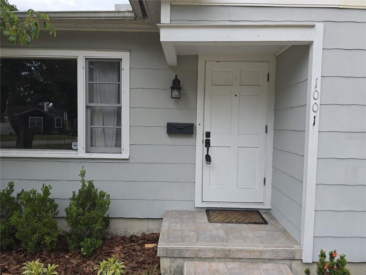 1001 W Beacon Ave - Photo 3 of 17