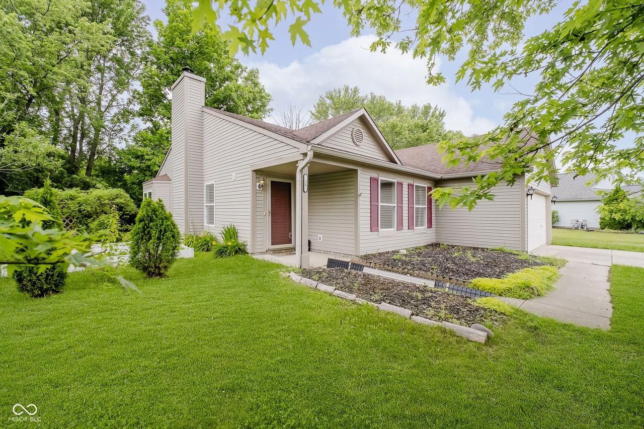 21 Wyndham Dr - Photo 2 of 28