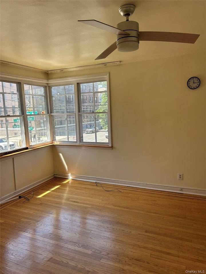 1585 New York Ave - Photo 2 of 10