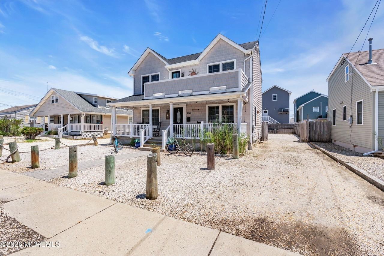 216 4th Ave - Photo 4 of 38