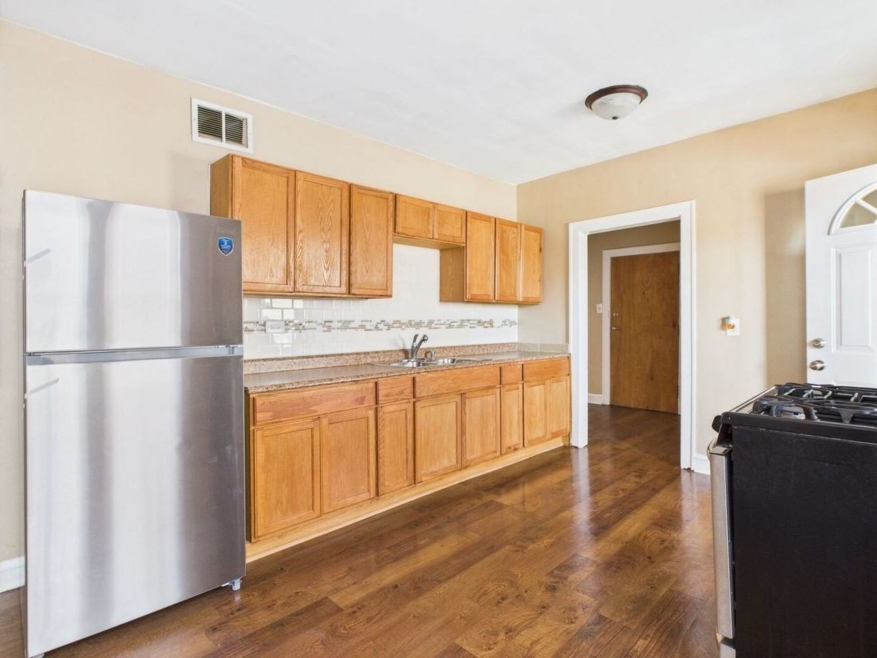 4338 W Kamerling Ave #2N - Photo 7 of 22