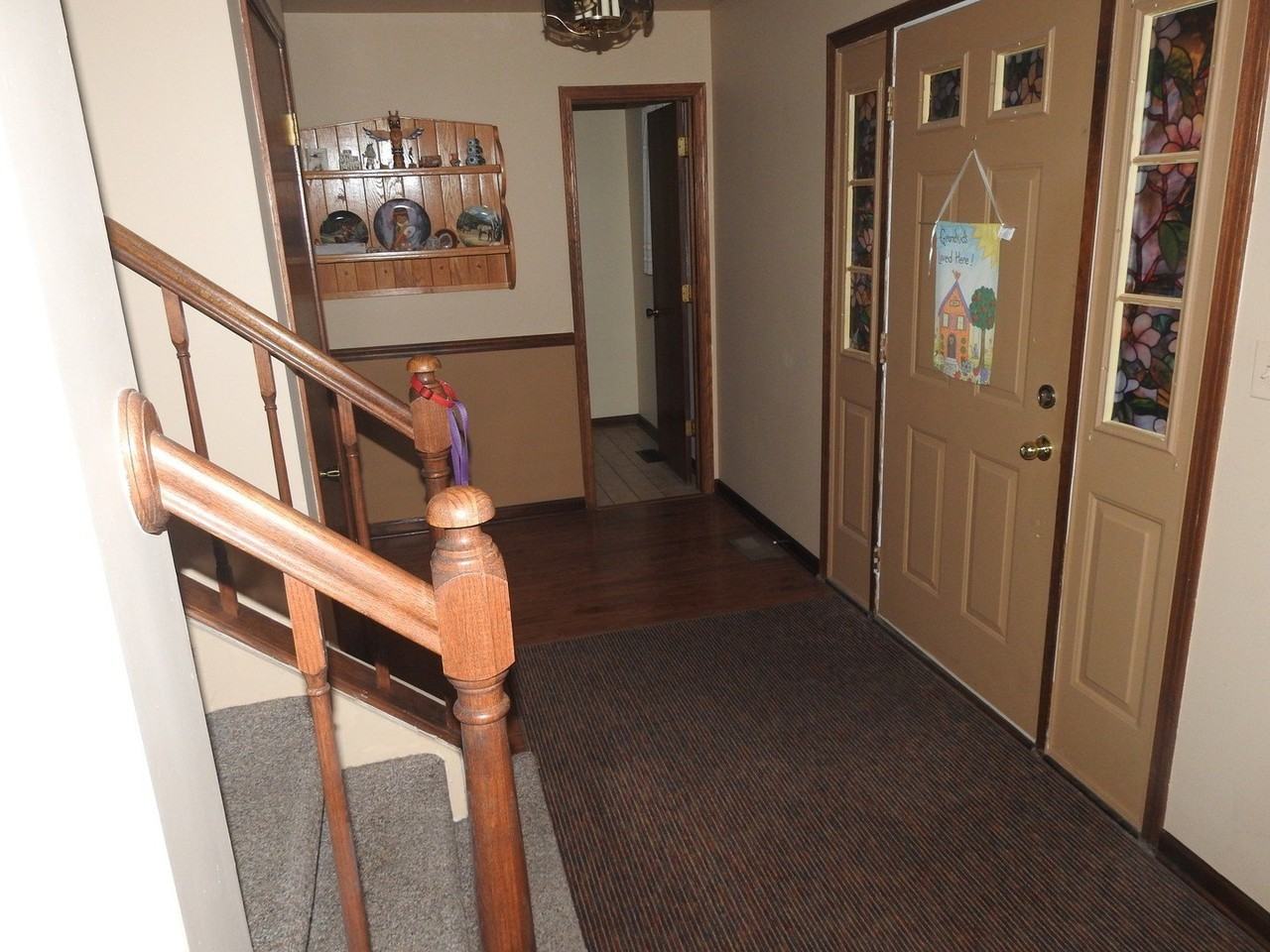 1162 Sandhurst Dr - Photo 2 of 18