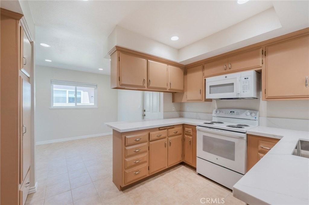 9230 Larkspur Dr - Photo 7 of 25