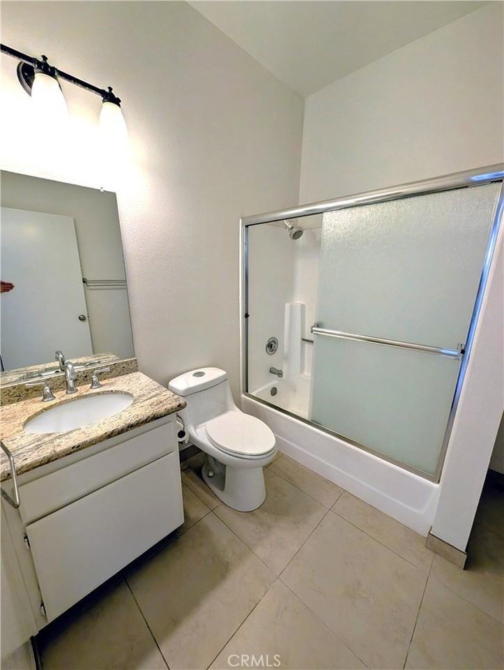 17330 Chatsworth St #9 - Photo 7 of 17