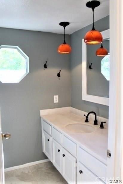 23491 Thornewood Dr - Photo 3 of 33