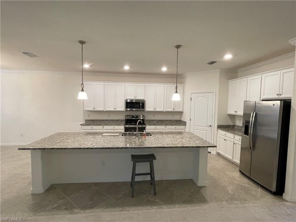 9353 Glenforest Dr - Photo 4 of 33