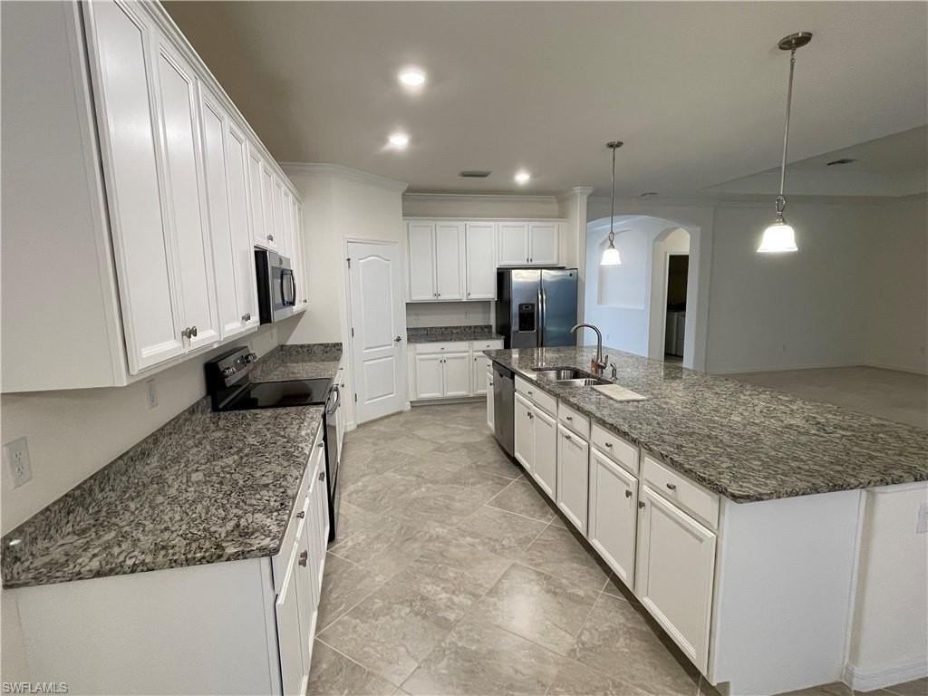 9353 Glenforest Dr - Photo 7 of 33