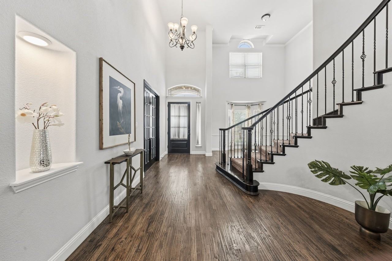 12995 Llano Ave - Photo 4 of 40