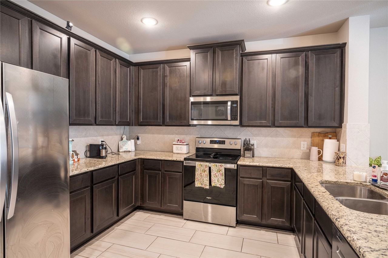 3517 Cricket Dr - Photo 2 of 16
