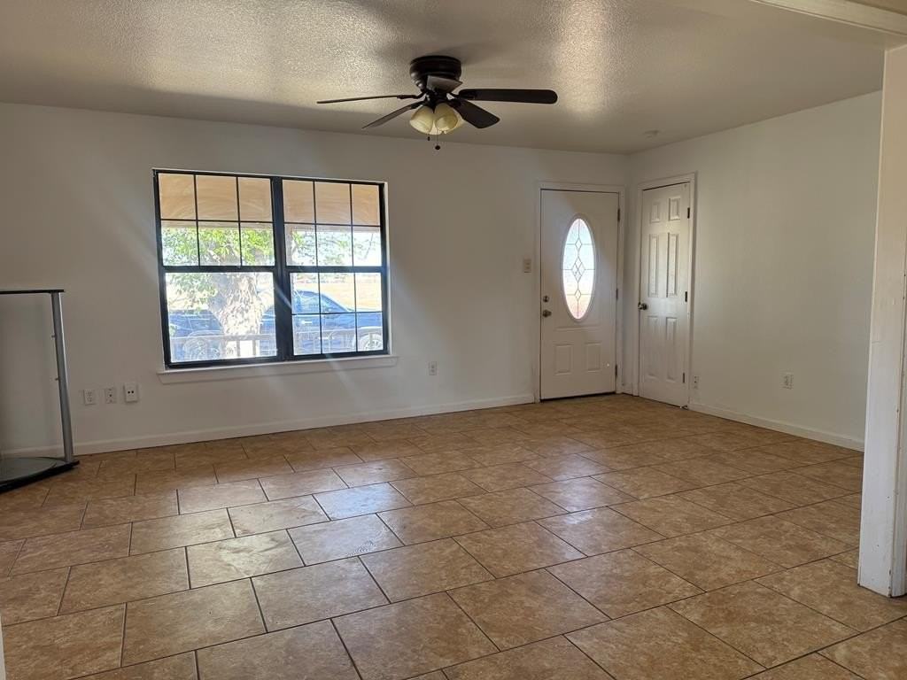 5405 Mcknight Dr - Photo 3 of 13