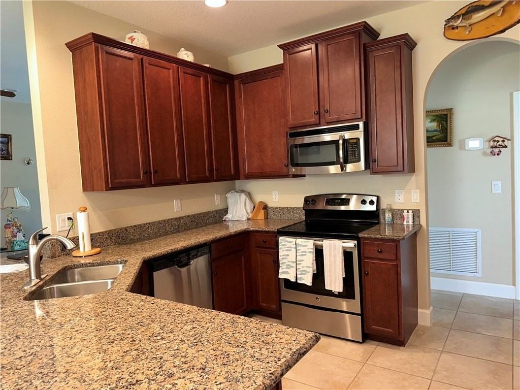 4667 Ashley Lake Cir - Photo 2 of 14