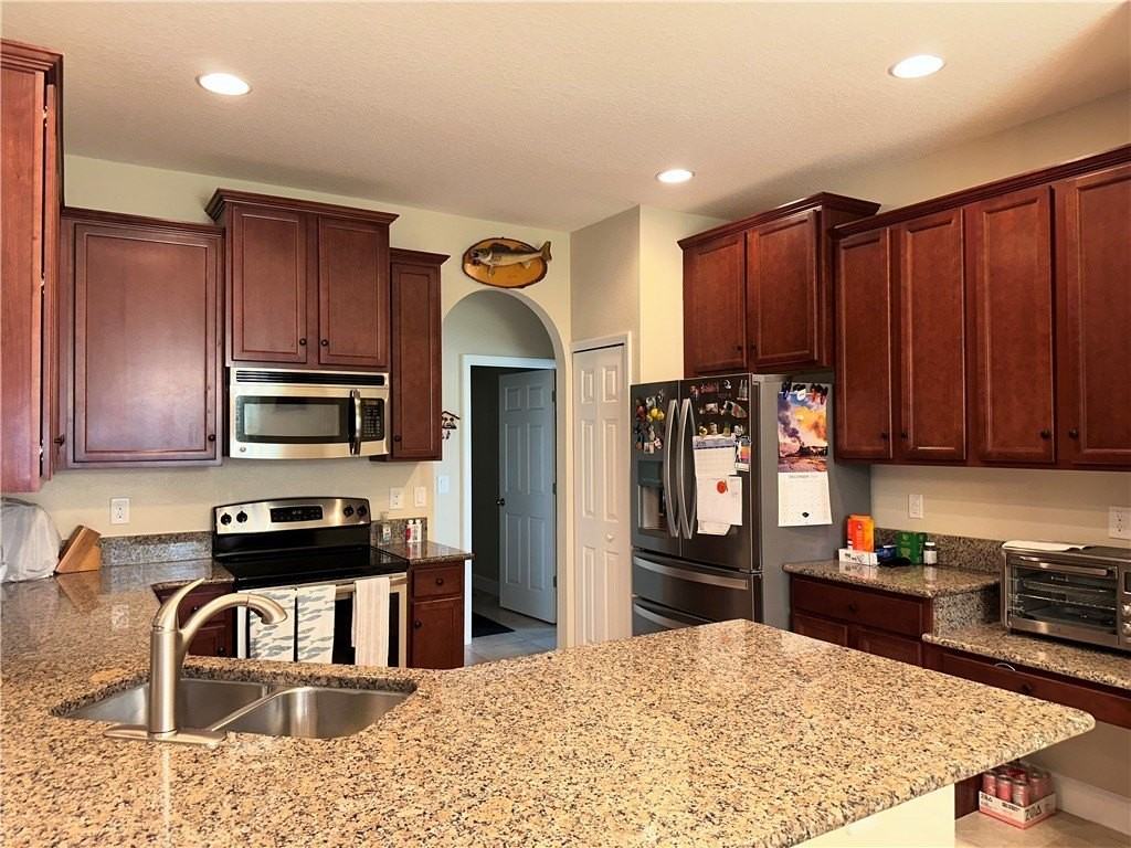 4667 Ashley Lake Cir - Photo 4 of 17