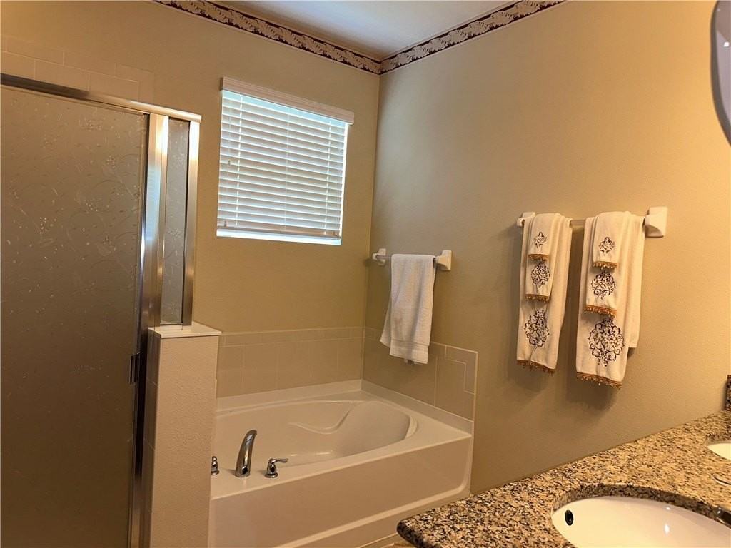 4667 Ashley Lake Cir - Photo 5 of 17