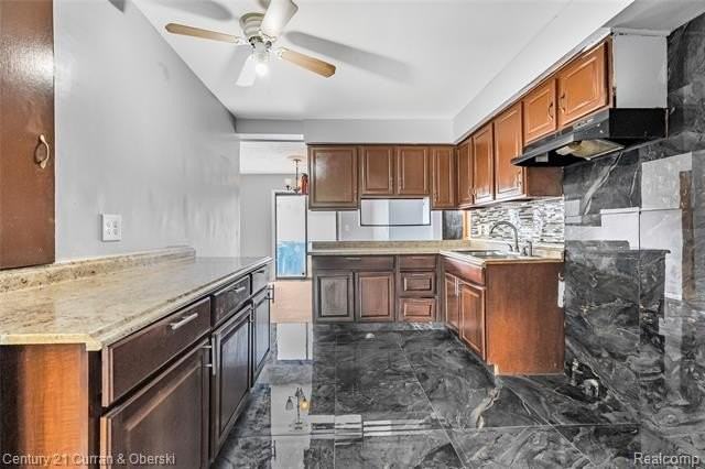 6042 Highview St - Photo 2 of 29