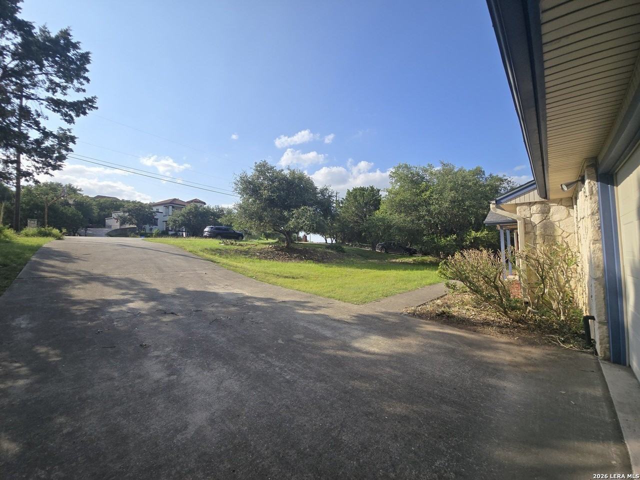 626 Solo St - Photo 2 of 34
