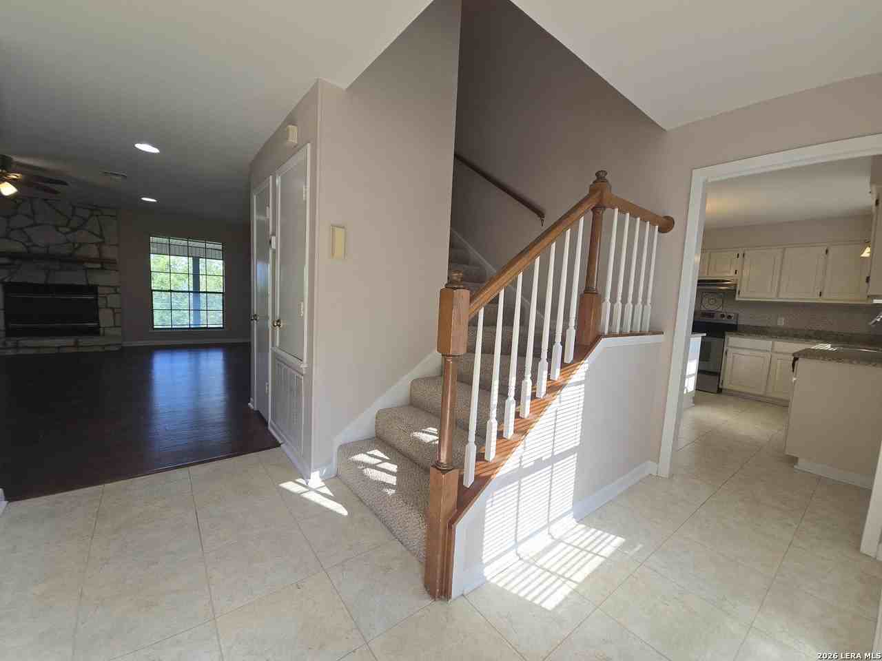 626 Solo St - Photo 3 of 34