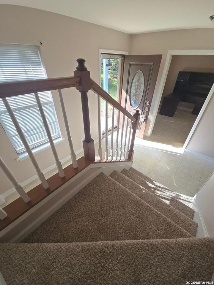 626 Solo St - Photo 4 of 34