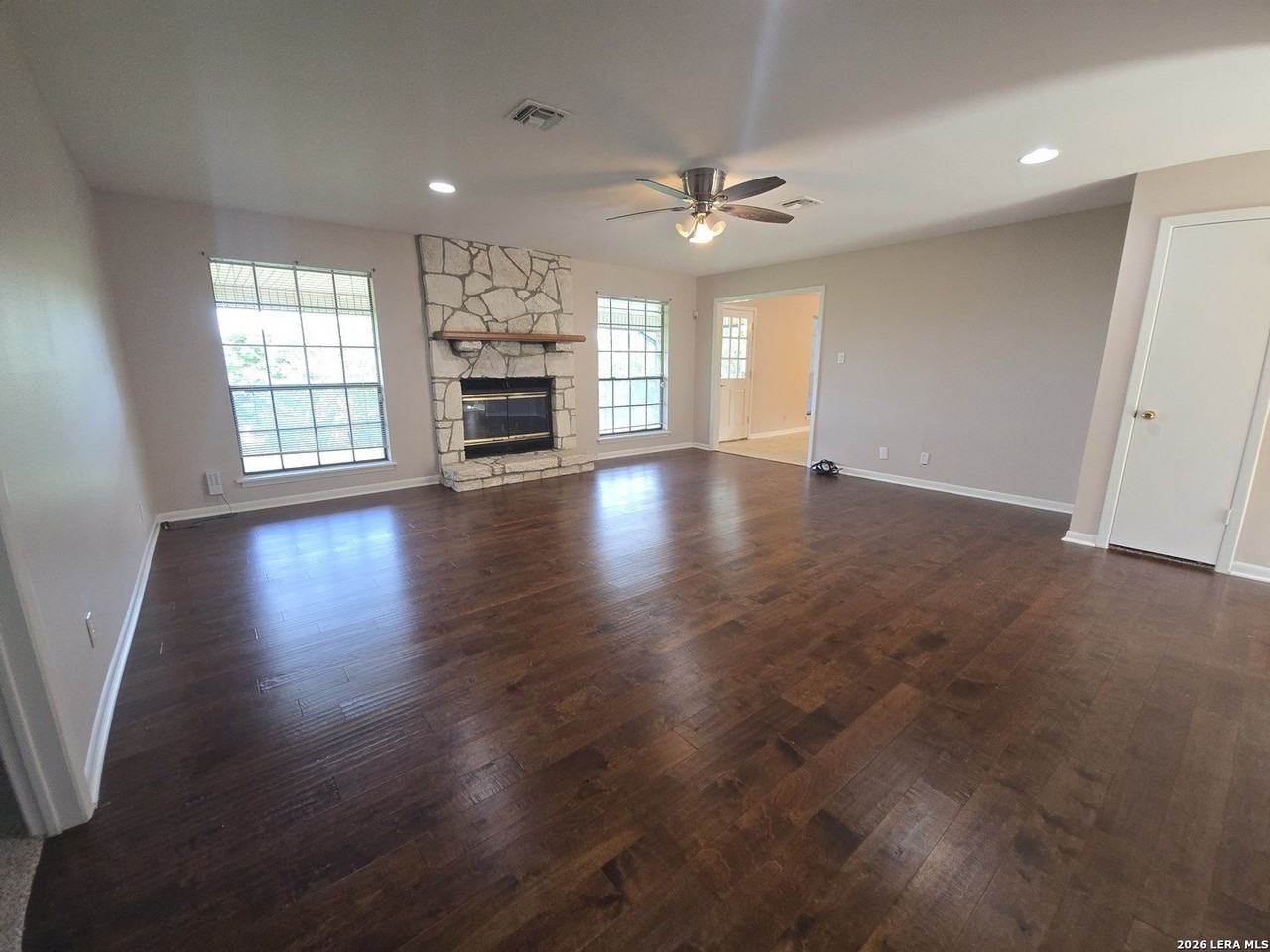 626 Solo St - Photo 5 of 34