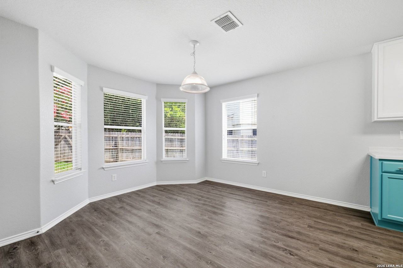 11102 Dewberry Fld - Photo 6 of 30