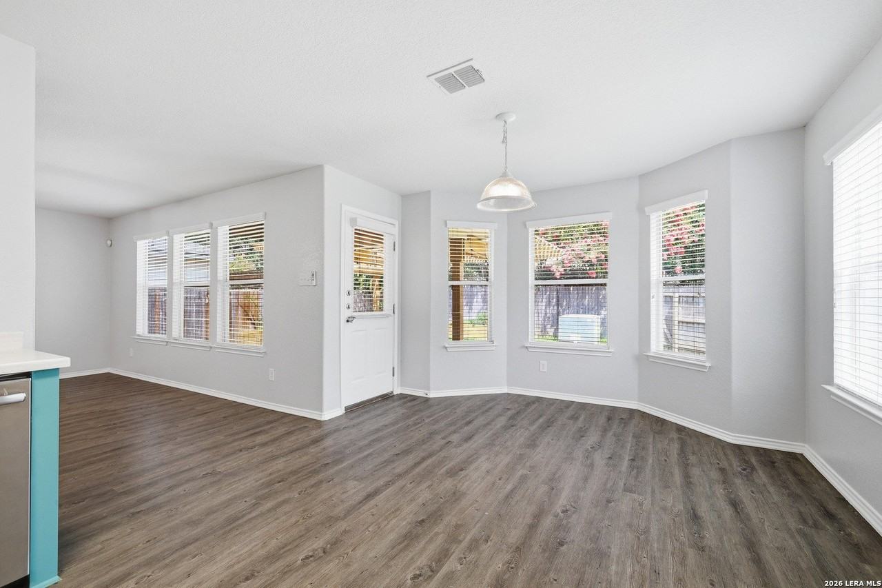 11102 Dewberry Fld - Photo 7 of 30