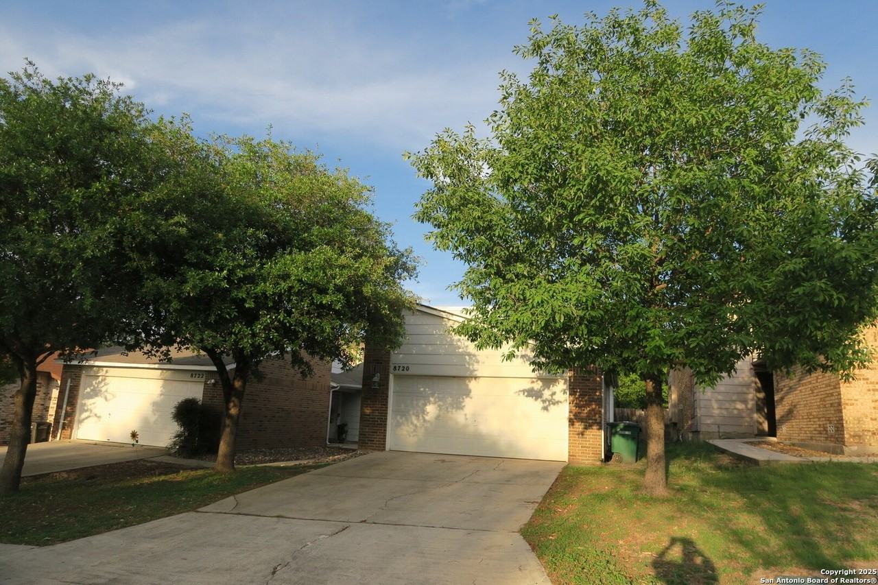8720 Welles Hbr - Photo 2 of 15