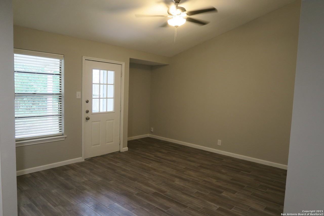 8720 Welles Hbr - Photo 4 of 15