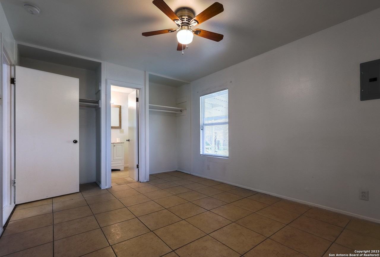 5434 Plumtree Dr - Photo 6 of 21