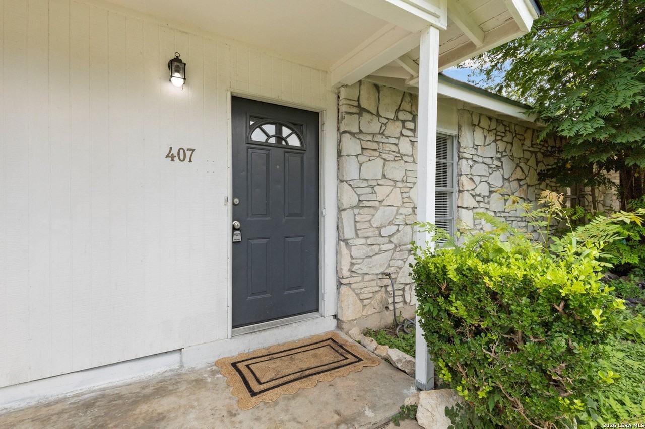 407 Cicero Dr - Photo 3 of 21