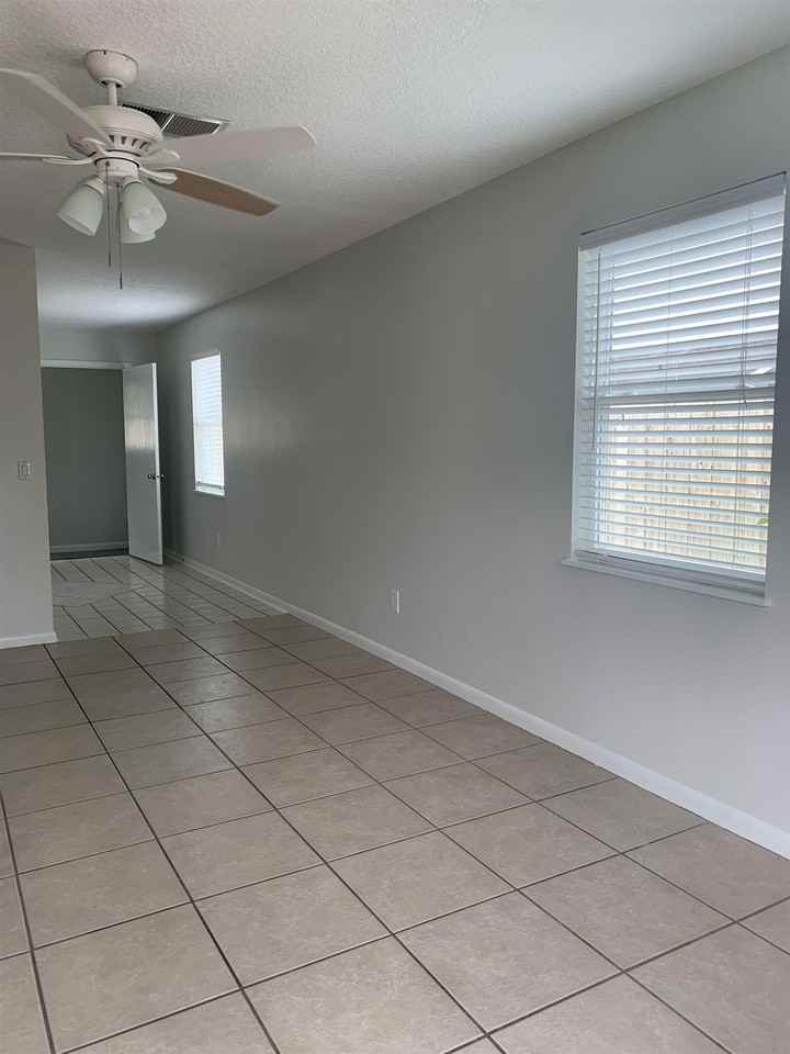 290 Floridian Ave #A - Photo 4 of 15