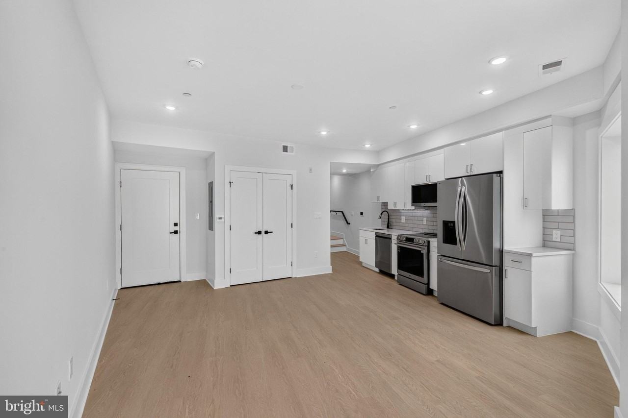 1650 Columbia Rd Nw #402 - Photo 3 of 19