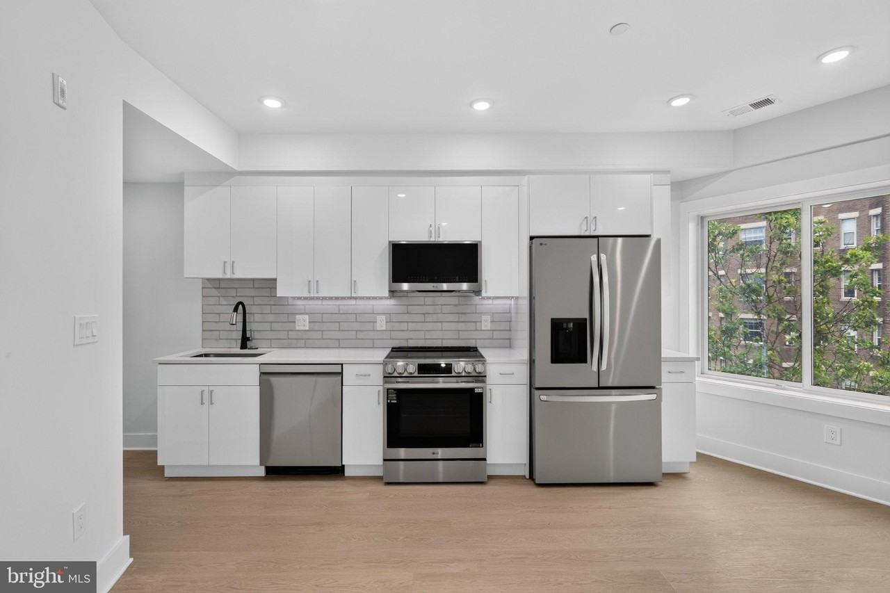 1650 Columbia Rd Nw #402 - Photo 5 of 19