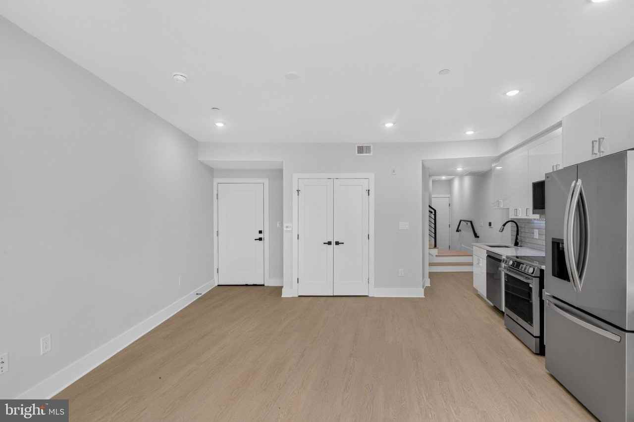 1650 Columbia Rd Nw #402 - Photo 6 of 19
